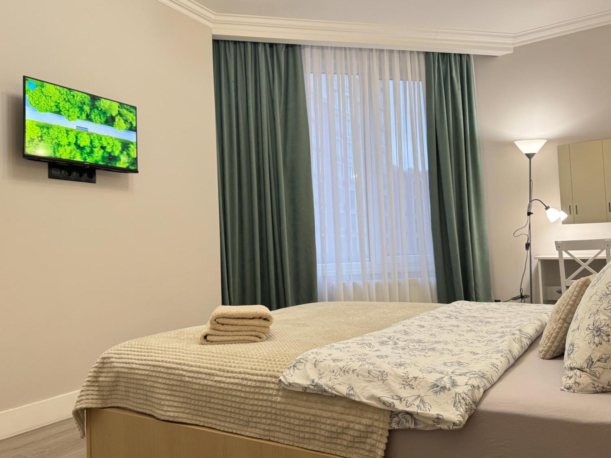 Two Bedroom Apartment In The Center, With Parking, Address Avram Iancu 32 Kischinau Exterior foto