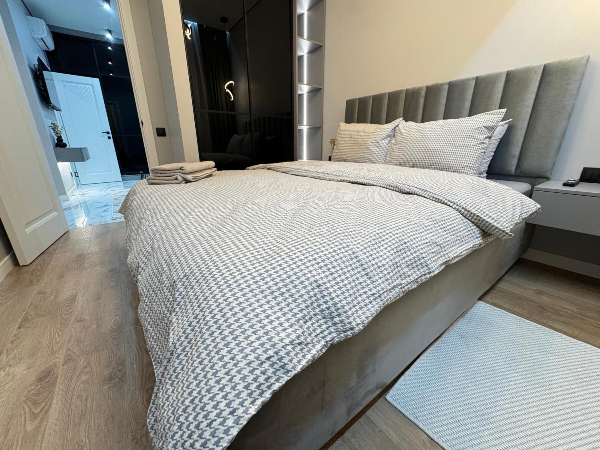 Two Bedroom Apartment In The Center, With Parking, Address Avram Iancu 32 Kischinau Exterior foto