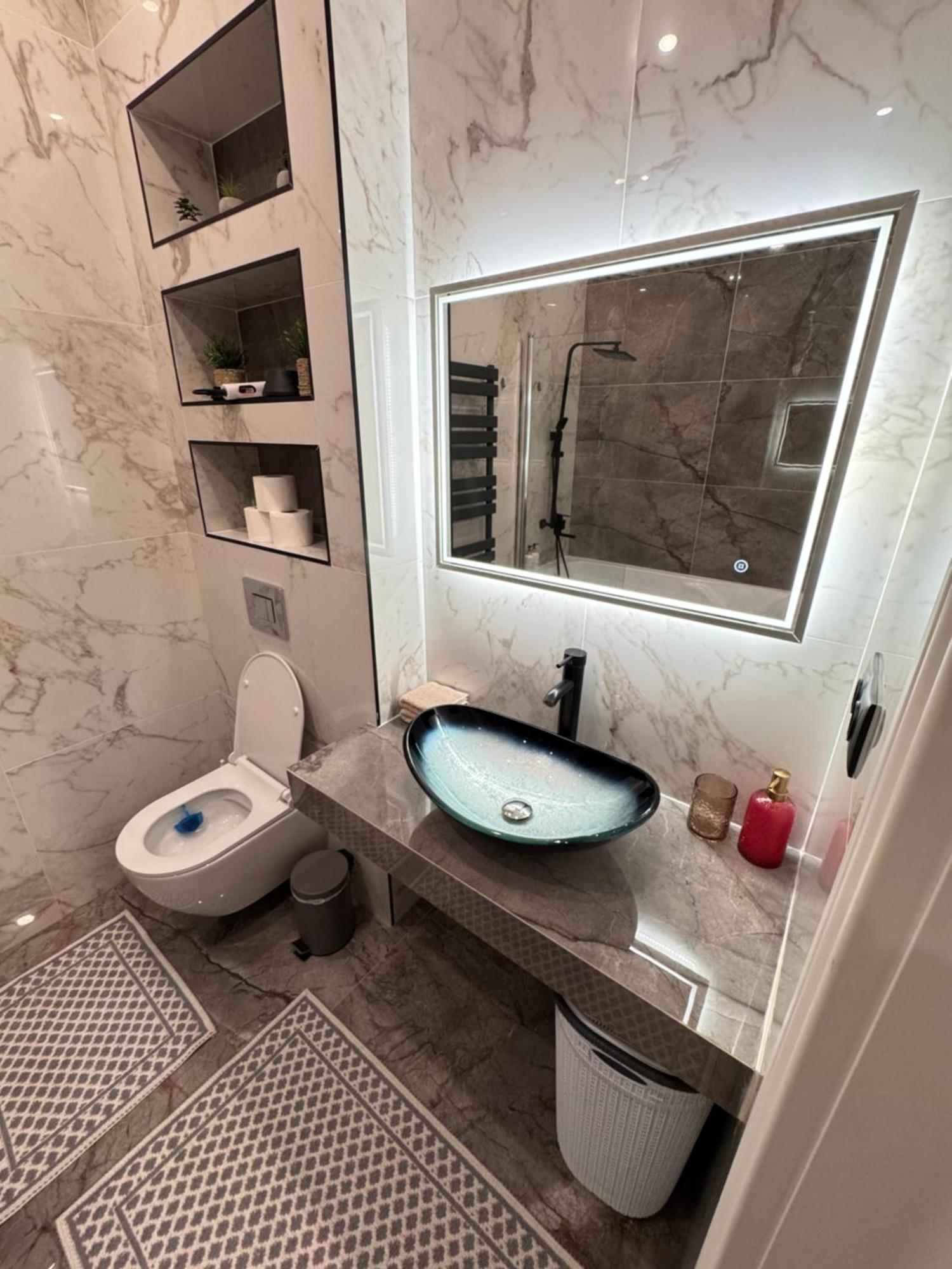 Two Bedroom Apartment In The Center, With Parking, Address Avram Iancu 32 Kischinau Exterior foto