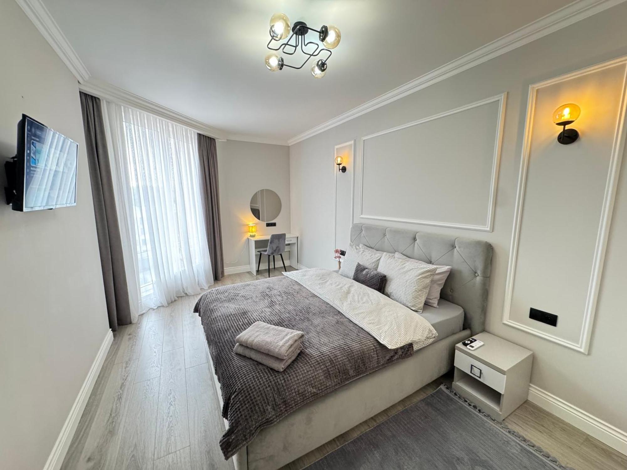 Two Bedroom Apartment In The Center, With Parking, Address Avram Iancu 32 Kischinau Exterior foto