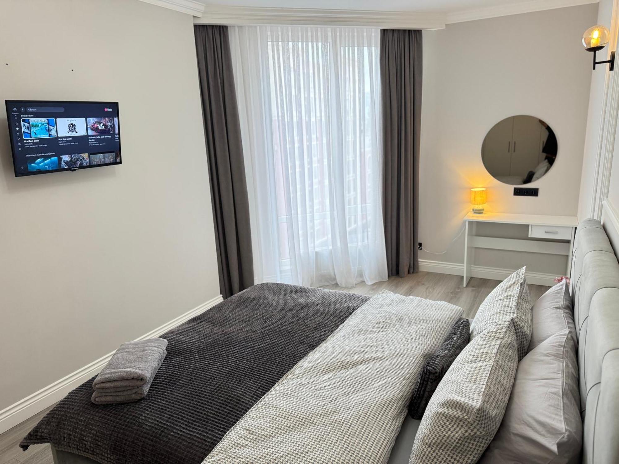 Two Bedroom Apartment In The Center, With Parking, Address Avram Iancu 32 Kischinau Exterior foto